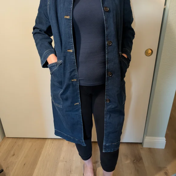 Banana Republic Blue Jean Jacket Relaxed Fit - Picture 3 of 9